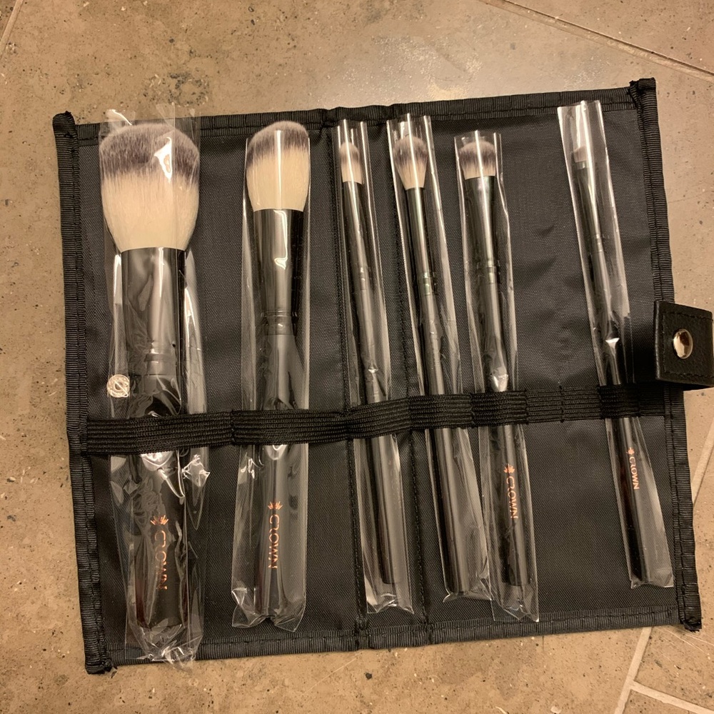 Crownpro 6pc Le essentials synths brush set